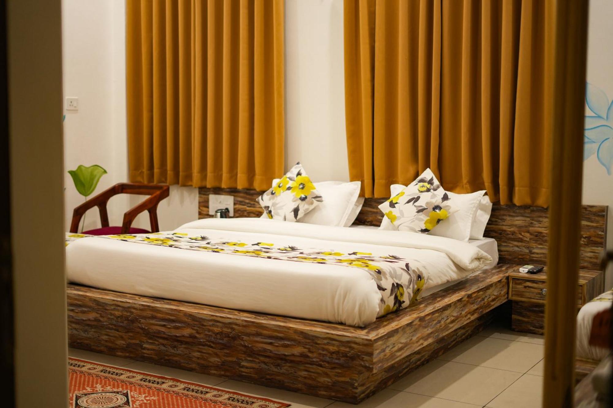 Petal Of Mewar - A Luxury Boutique Hotel Udaipur Exteriör bild